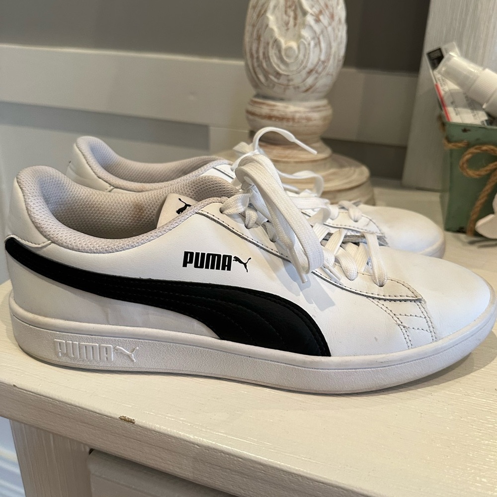 Puma Men’s Classic White Sneakers with Black Stripe size 9.5